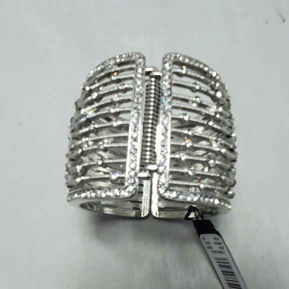 Cache rhinestone silver hinged metal bangle bracelet - Picture 4 of 8